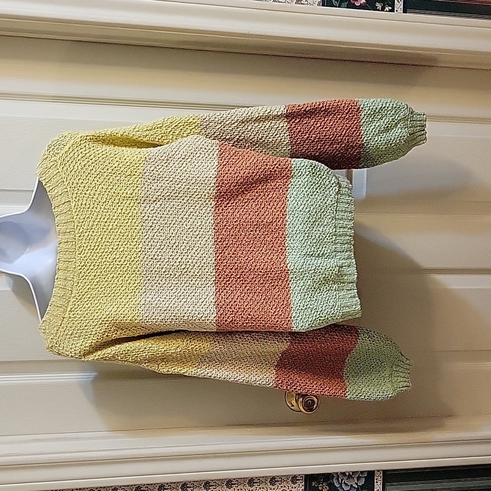 Ladies Pullover - Picture 2 of 4